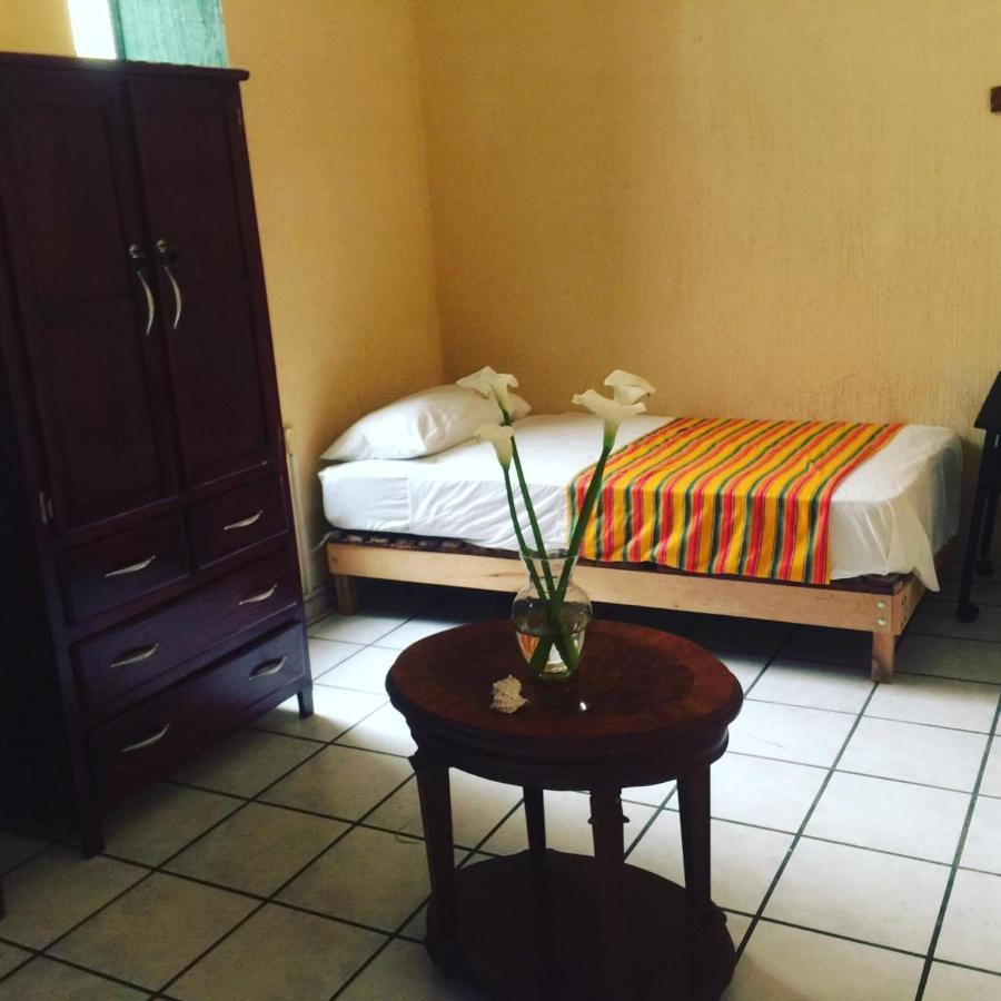 Hostal Guadalajara Dış mekan fotoğraf