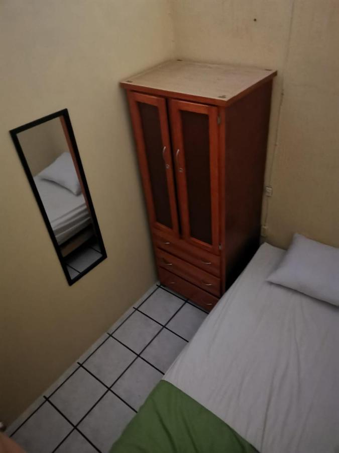 Hostal Guadalajara Dış mekan fotoğraf