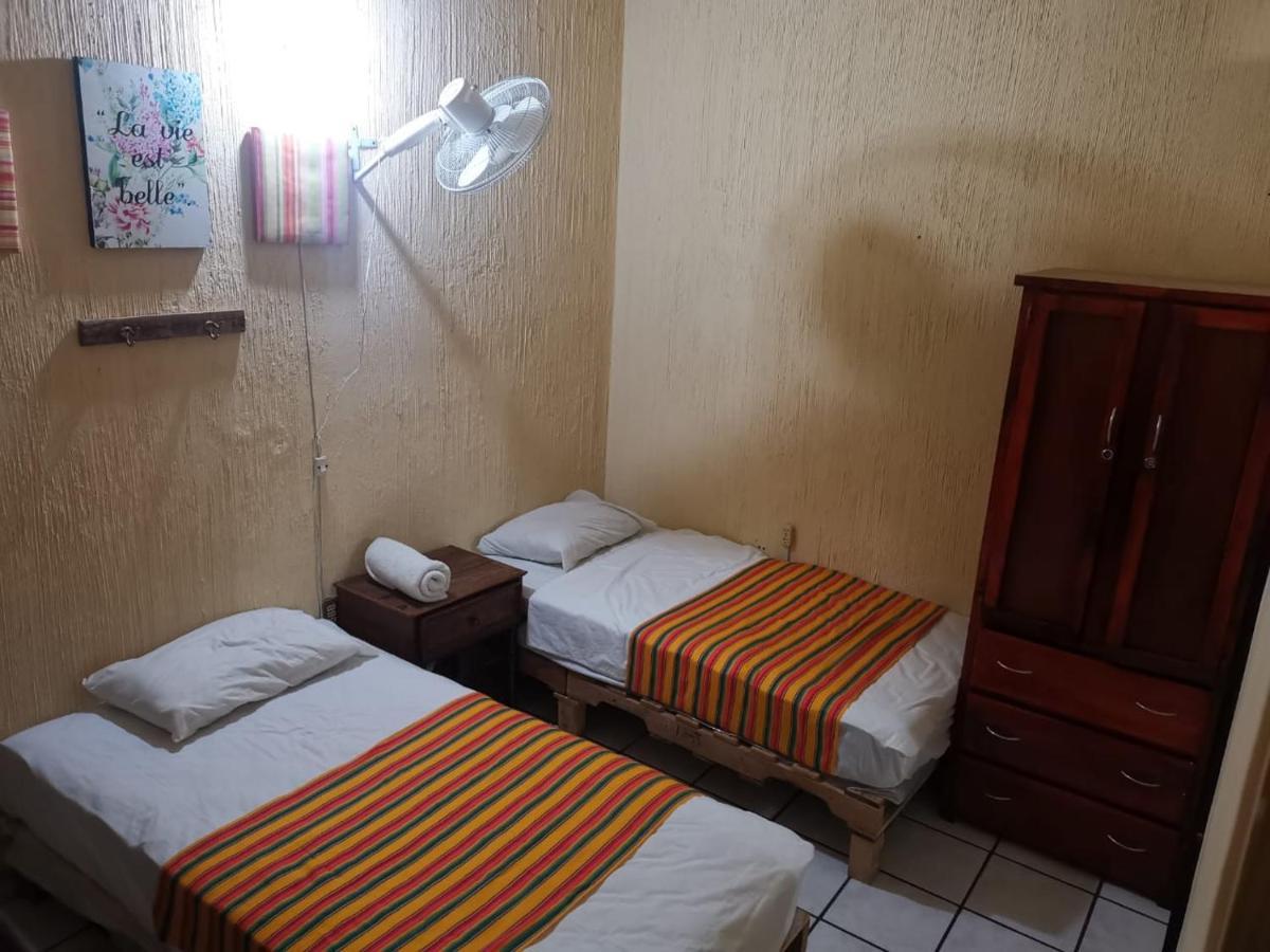 Hostal Guadalajara Dış mekan fotoğraf