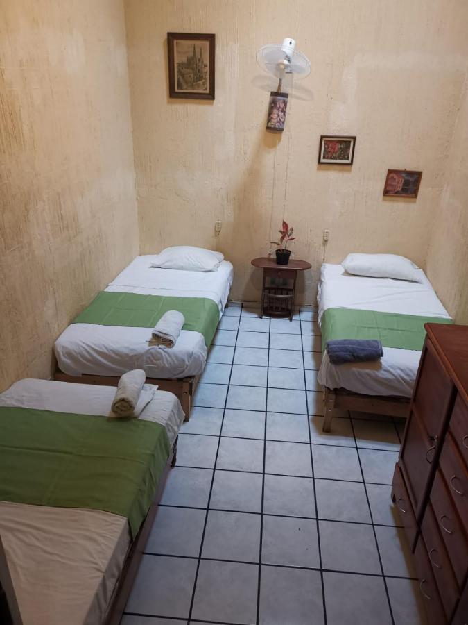 Hostal Guadalajara Dış mekan fotoğraf